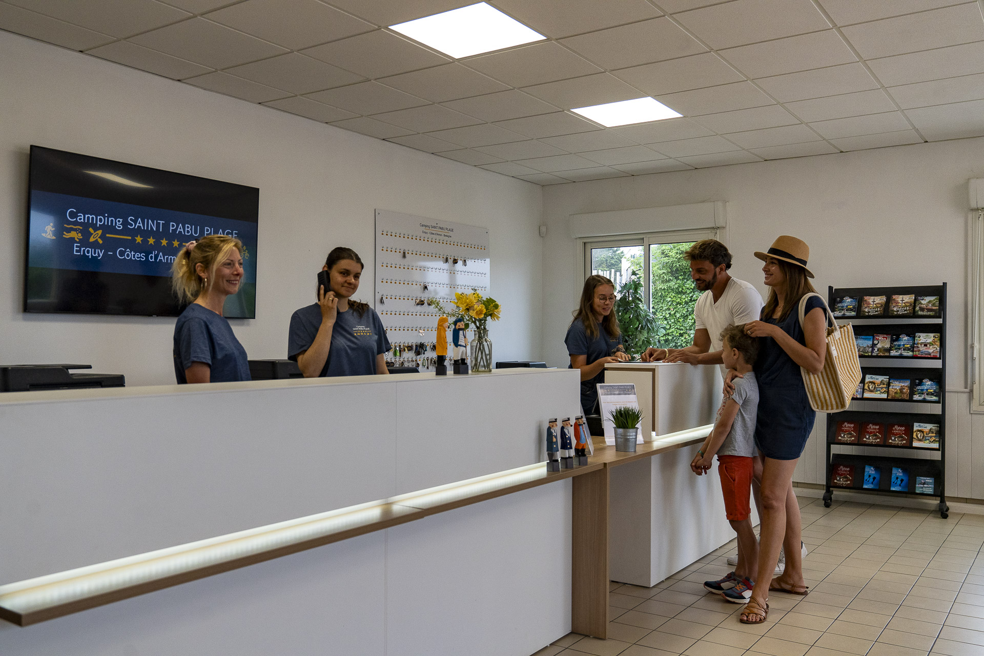 Saint-Pabu Campsite reception in Brittany by the coast