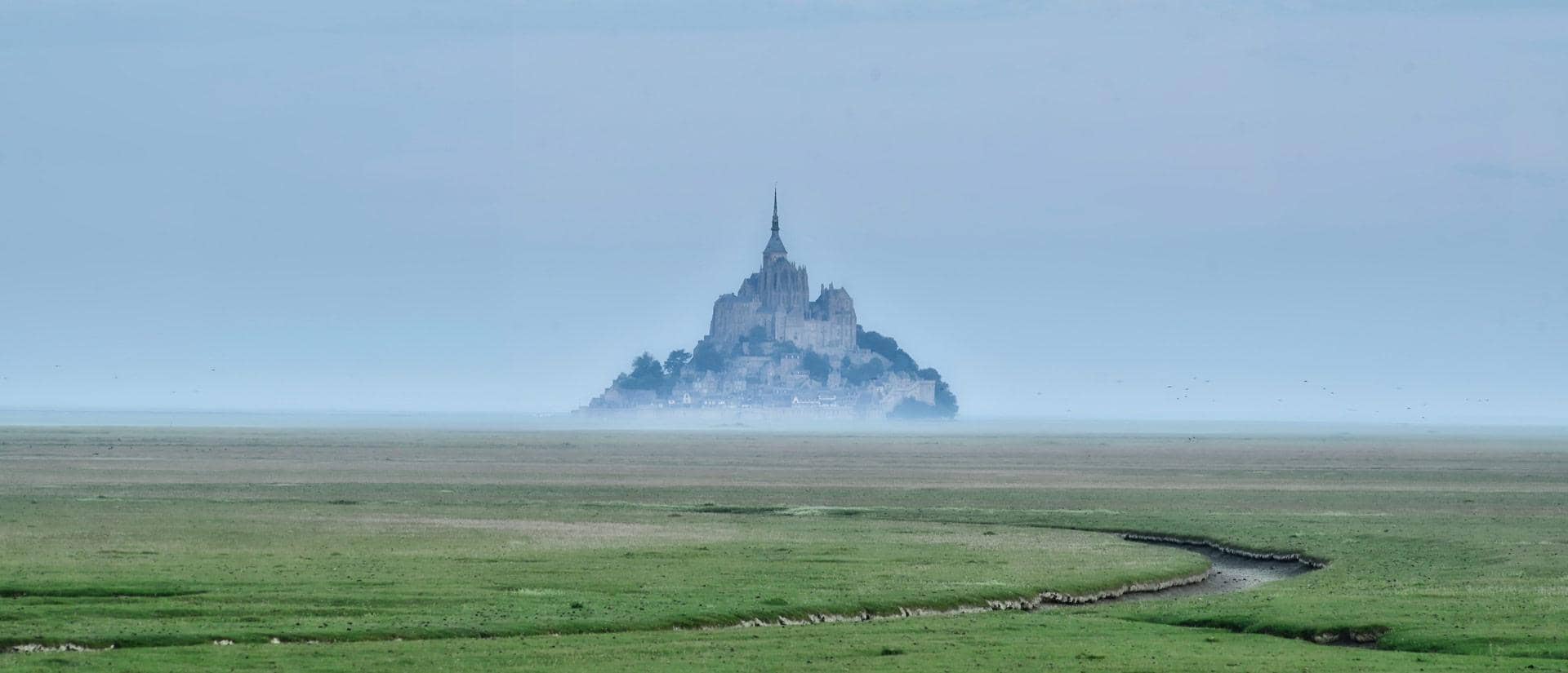 Mont Saint-Michel dans la Manche à proximité de la Bretagne Nord