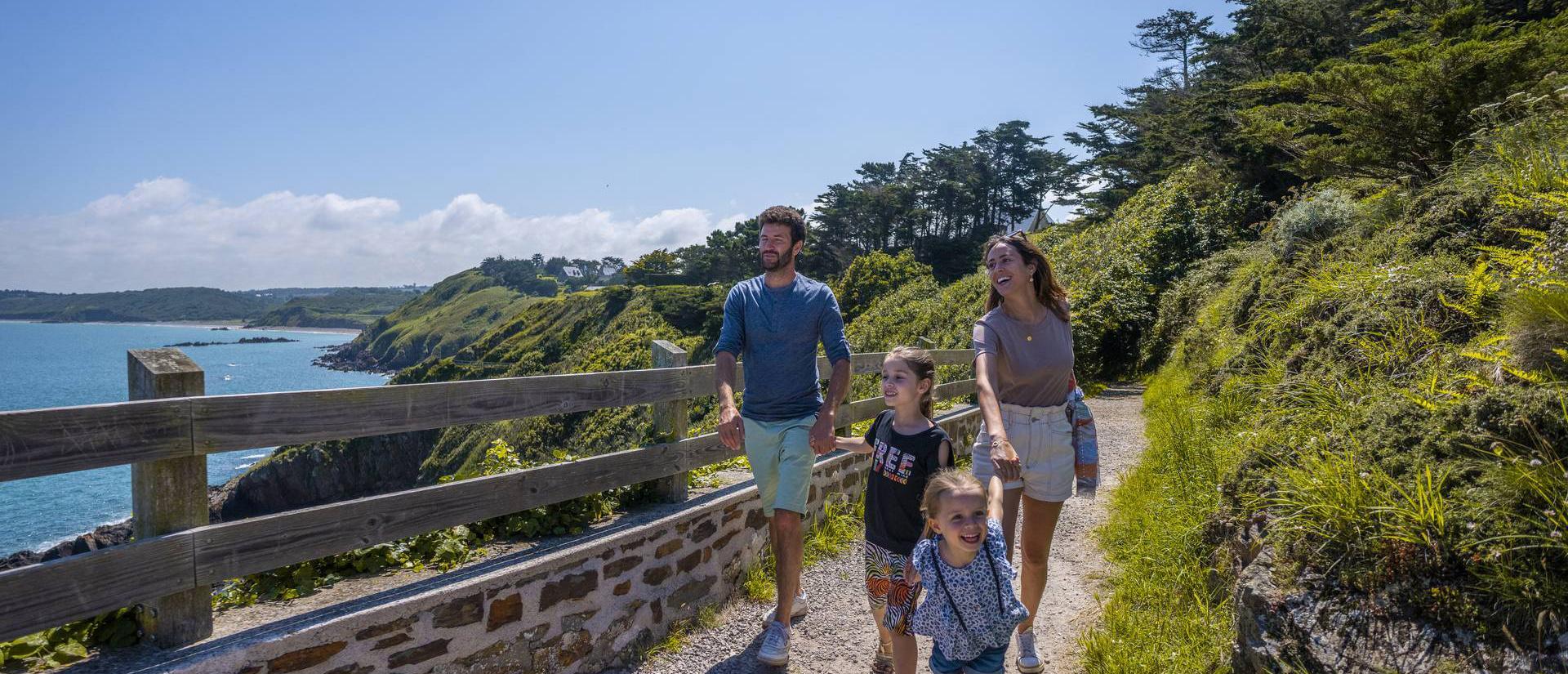 Bereiten Sie Ihren Campingurlaub in der Bretagne optimal vor – Praktische Tipps speziell für unsere deutschen Gäste